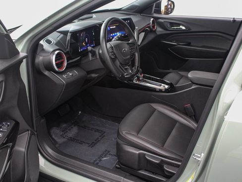 Used 2024 Chevrolet Trax RS w/ Driver Confidence Package FWD image 14