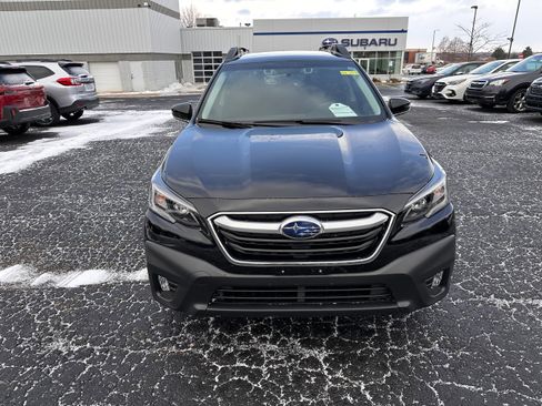 Used 2022 Subaru Outback Premium image 8