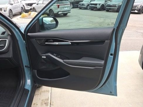 Certified 2024 Kia Seltos SX w/ SX Sunroof Package image 31