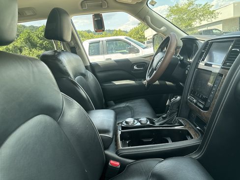Used 2021 INFINITI QX80 Premium Select w/ All-Season Package AWD/4WD image 9