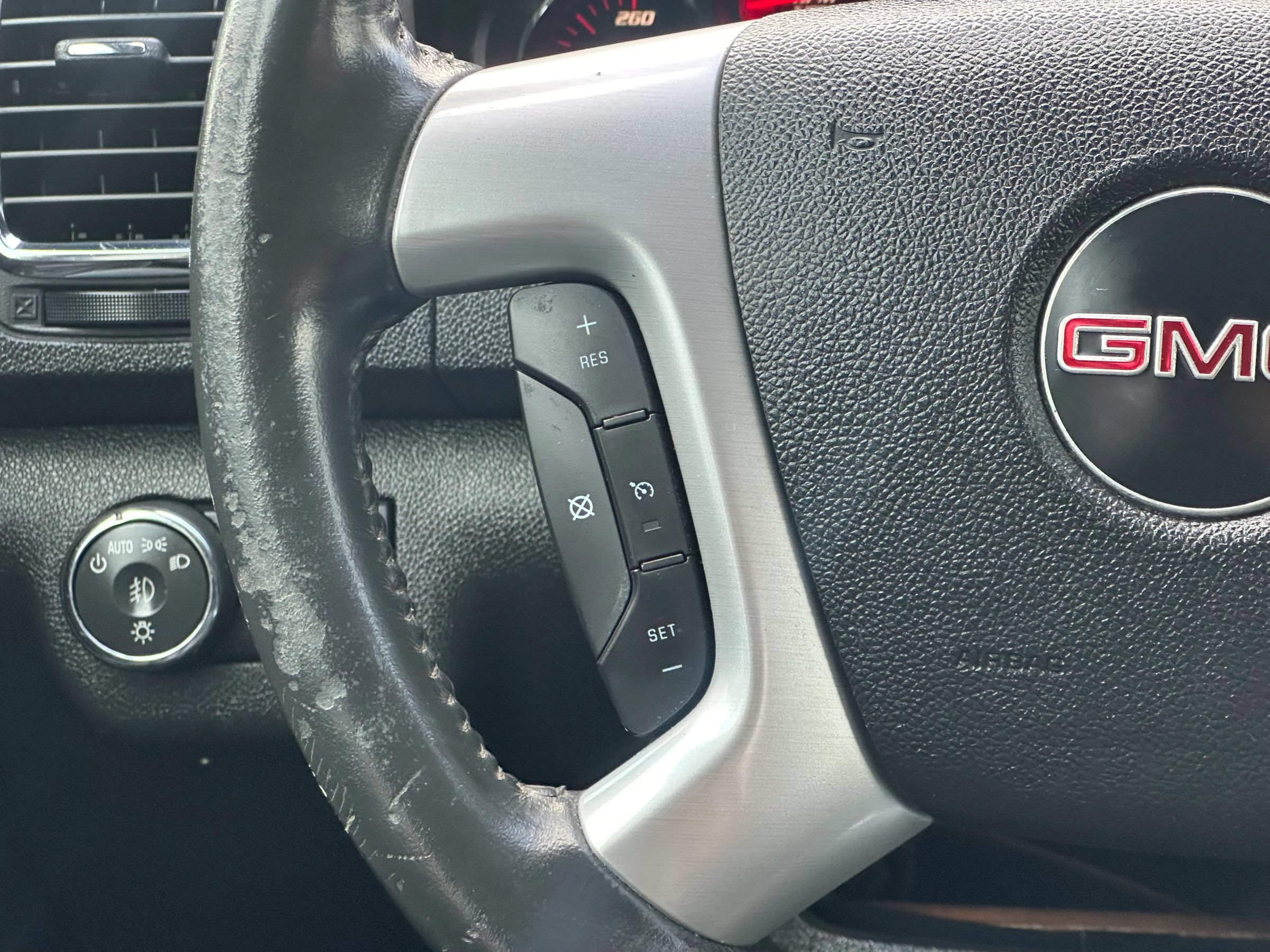 Used 2012 GMC Acadia SLE w/ LPO, 'HIT The Road' Package FWD image 22