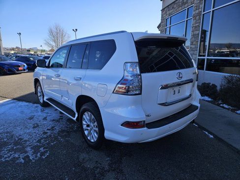 Used 2014 Lexus GX 460 image 3