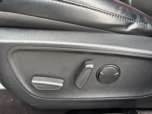 Used 2025 Ford Escape ST-Line Select AWD/4WD image 25
