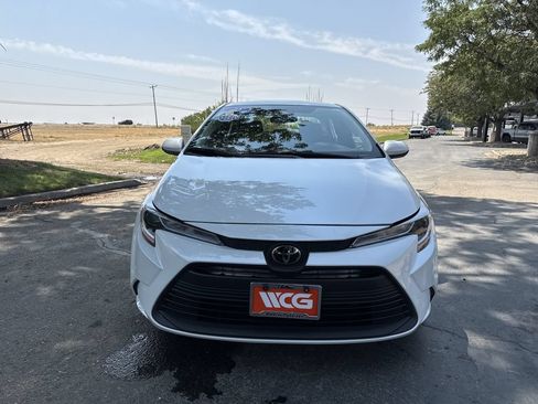 Used 2025 Toyota Corolla LE FWD image 10