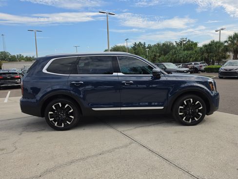 Used 2024 Kia Telluride SX w/ Towing Package FWD image 8