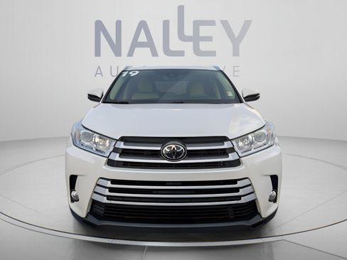 Used 2019 Toyota Highlander XLE FWD image 8