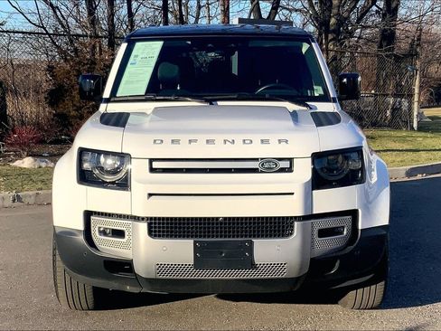 Used 2023 Land Rover Defender 130 S image 3