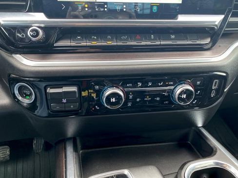 Used 2022 GMC Sierra 1500 SLT w/ SLT Premium Plus Package image 33