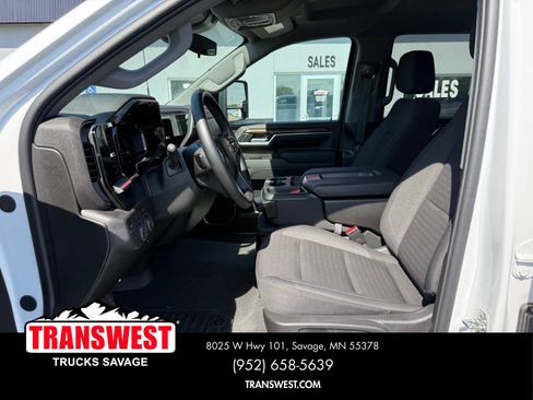 Used 2025 Chevrolet Silverado 2500 LT w/ Convenience Package AWD/4WD image 5