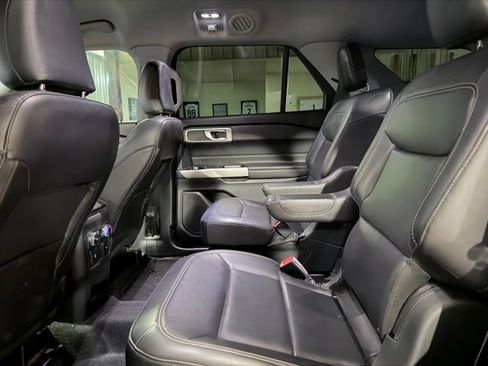 Used 2021 Ford Explorer XLT w/ Equipment Group 202A RWD image 14