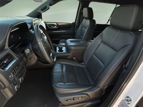 Used 2024 Chevrolet Suburban RST w/ Luxury Package AWD/4WD image 18