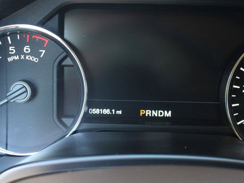 Used 2018 Ford F150 Lariat w/ Equipment Group 502A Luxury image 25