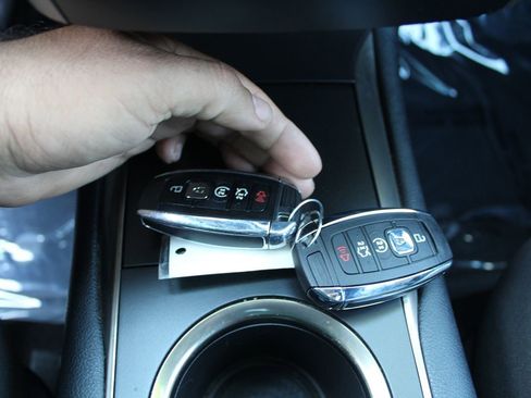 Used 2017 Lincoln MKC Select w/ Select Plus Package image 32