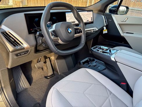Used 2026 BMW iX xDrive60 image 12