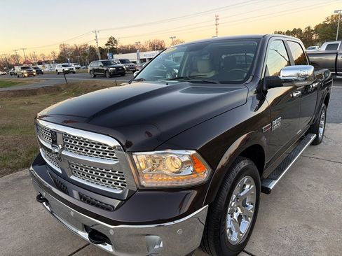 Used 2017 RAM 1500 Laramie w/ Convenience Group image 4
