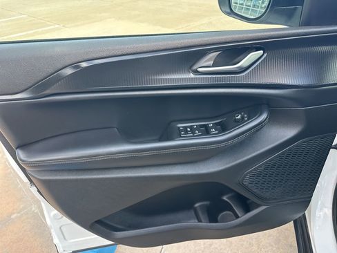 Used 2024 Jeep Grand Cherokee L Laredo w/ Luxury Tech Group I image 6