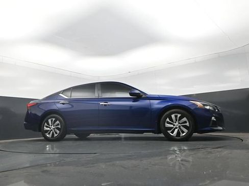Used 2020 Nissan Altima 2.5 S FWD image 28