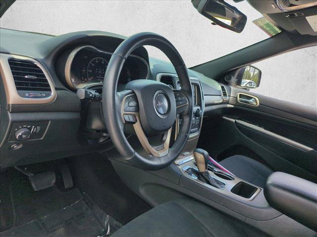 Used 2016 Jeep Grand Cherokee Laredo w/ Quick Order Package 23E RWD image 10
