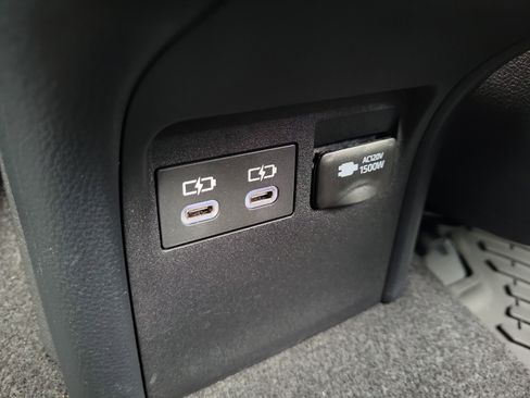 Used 2024 Toyota Prius Prime image 11