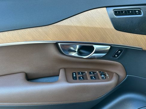 Used 2022 Volvo XC90 T6 Momentum w/ Advanced Package image 14