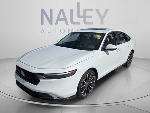Used 2023 Honda Accord Touring image 1