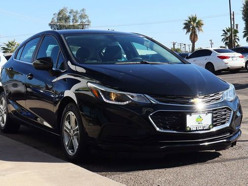 Used 2018 Chevrolet Cruze LT image 14