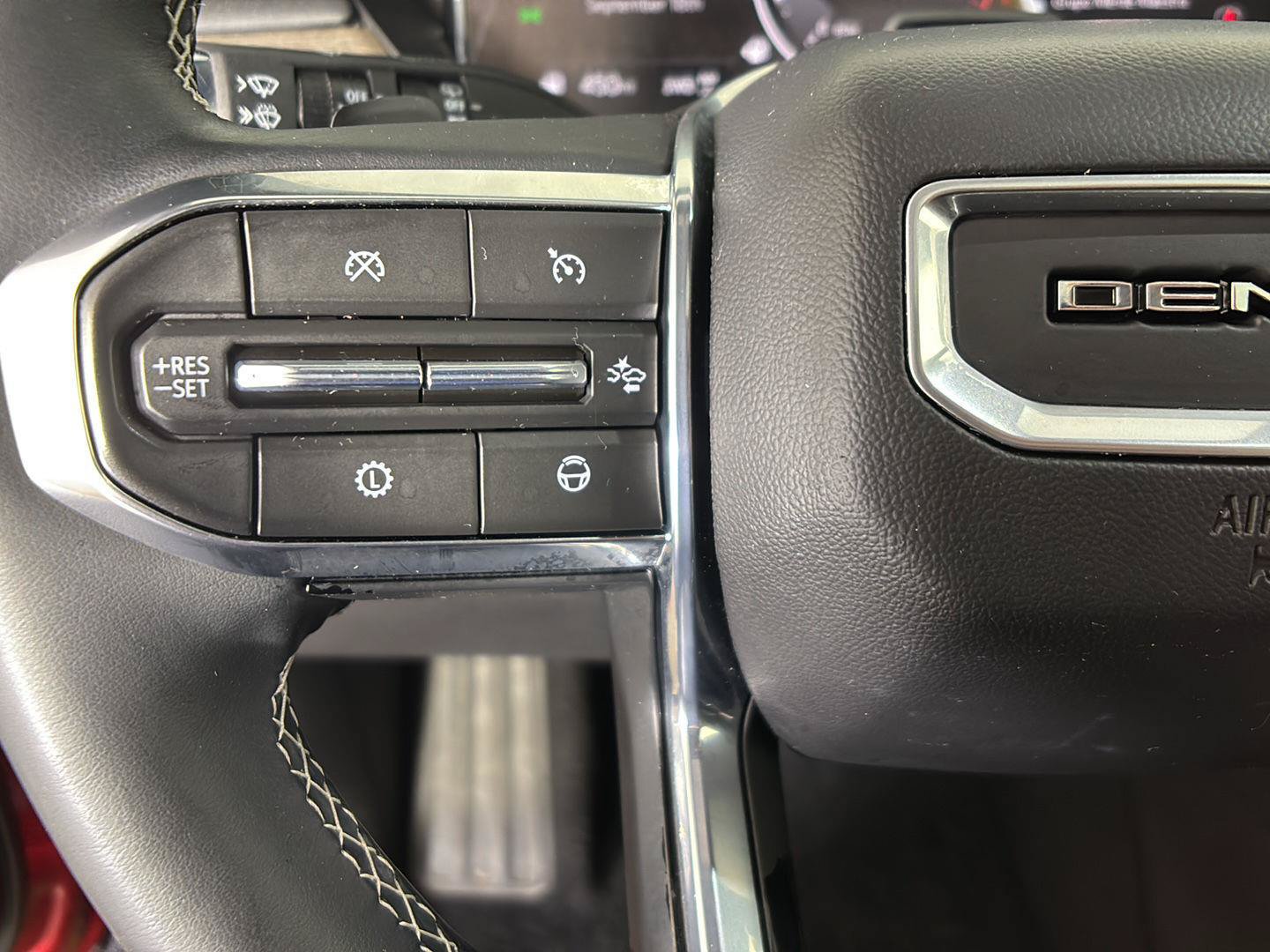 Used 2025 GMC Acadia Denali w/ Super Cruise Package AWD/4WD image 30