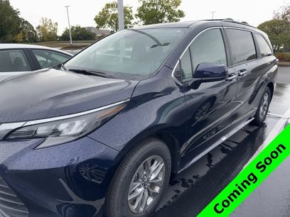 Used 2025 Toyota Sienna XLE