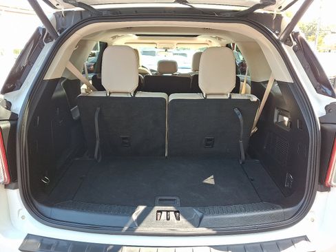 Used 2020 Ford Explorer XLT w/ Equipment Group 202A image 27