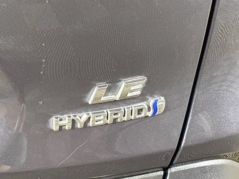 Used 2024 Toyota RAV4 LE AWD/4WD image 23
