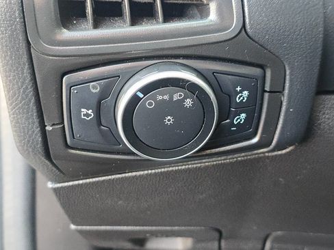 Used 2016 Ford Focus SE image 26