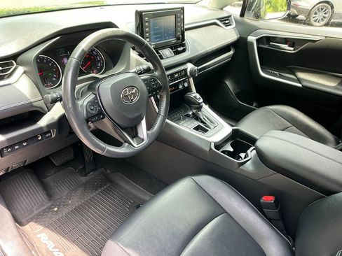 Used 2020 Toyota RAV4 XLE Premium AWD/4WD image 10