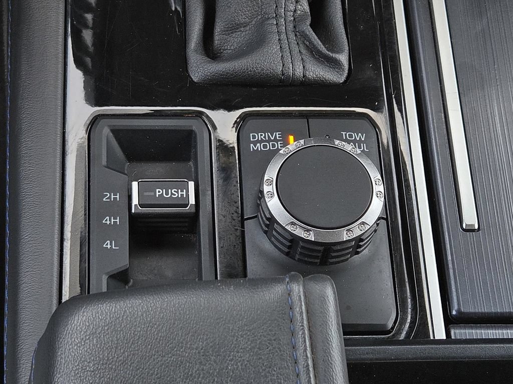 Used 2025 Toyota Tundra Platinum AWD/4WD image 31