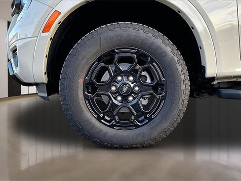 Used 2025 Ford Ranger Lariat w/ Black Appearance Package image 28