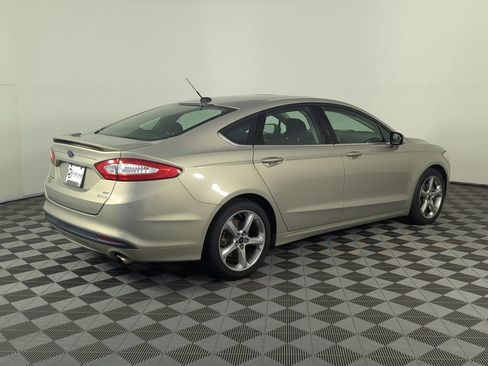 Used 2015 Ford Fusion SE w/ Equipment Group 201A FWD image 7