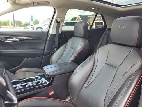 Used 2023 Buick Envision Essence w/ Sport Touring Package FWD image 15