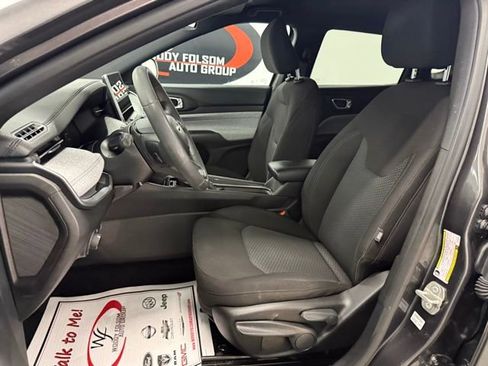 Used 2024 Jeep Compass Sport image 11