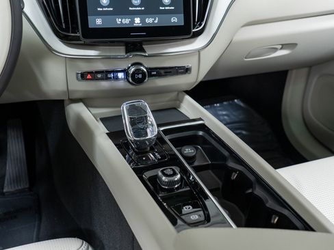 New 2026 Volvo XC60 B5 Ultra w/ Climate Package image 20