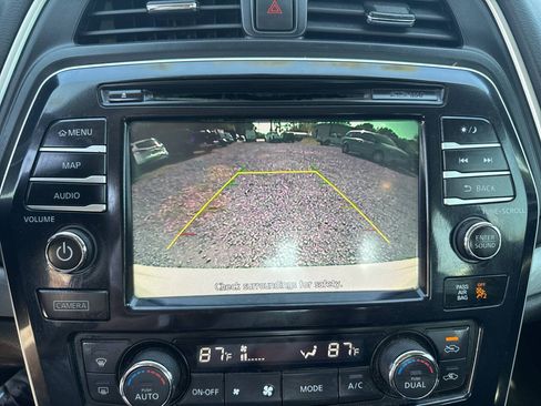 Used 2017 Nissan Maxima 3.5 SV FWD image 17