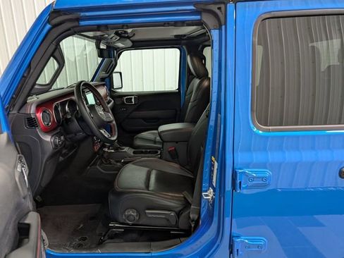 Used 2023 Jeep Gladiator Rubicon w/ LED Lighting Group AWD/4WD image 14
