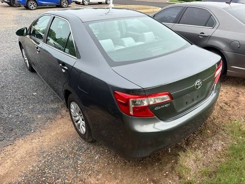 Used 2012 Toyota Camry LE FWD image 6