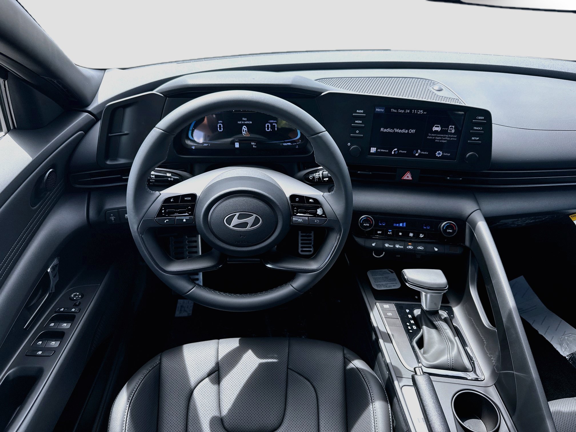 New 2026 Hyundai Elantra SEL Sport FWD image 15