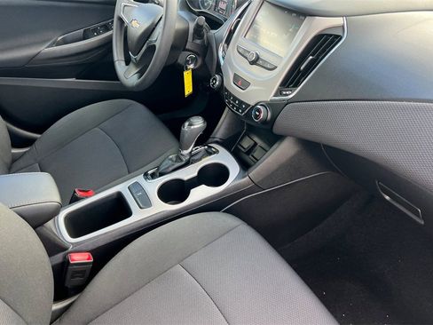 Used 2017 Chevrolet Cruze LS image 14