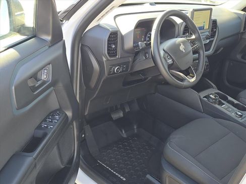 Used 2024 Ford Bronco Sport Badlands image 9