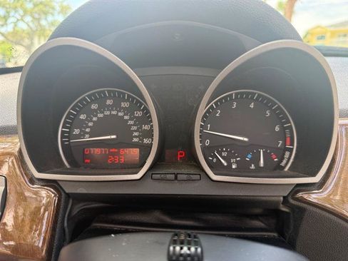 Used 2004 BMW Z4 2.5i RWD image 19