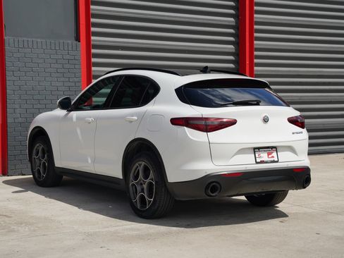 Used 2023 Alfa Romeo Stelvio Sprint RWD image 9