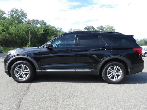 Used 2021 Ford Explorer XLT w/ Equipment Group 202A AWD/4WD image 8