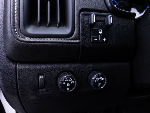 Used 2022 GMC Canyon Denali AWD/4WD image 5