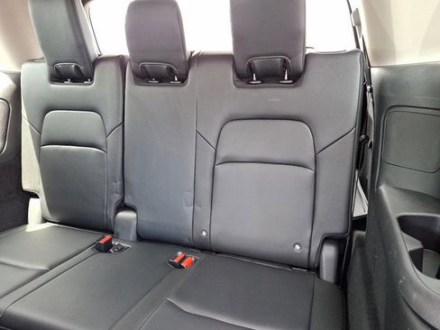 Used 2023 Nissan Pathfinder SL w/ Lighting Package (N92) AWD/4WD image 11