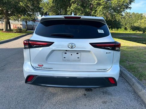 Used 2025 Toyota Highlander Limited AWD/4WD image 5